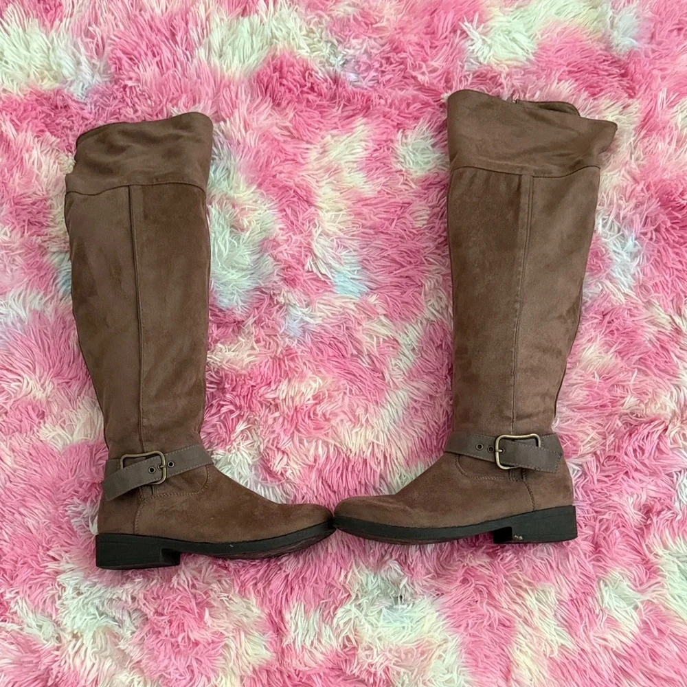 Chic Over the Knee Tan Boots